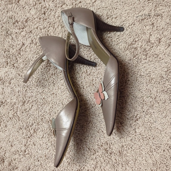 le Saunda Heels - Picture 4 of 10